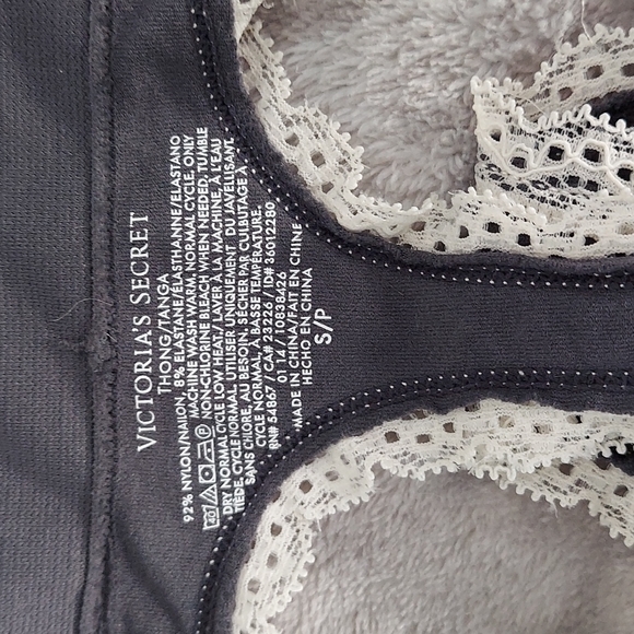 2 NWOT Victoria secret thongs size Small - Picture 5 of 9